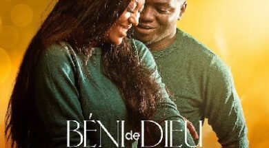 Jonathan feat Faveur Mukoko – Béni de Dieu (Lyrics)