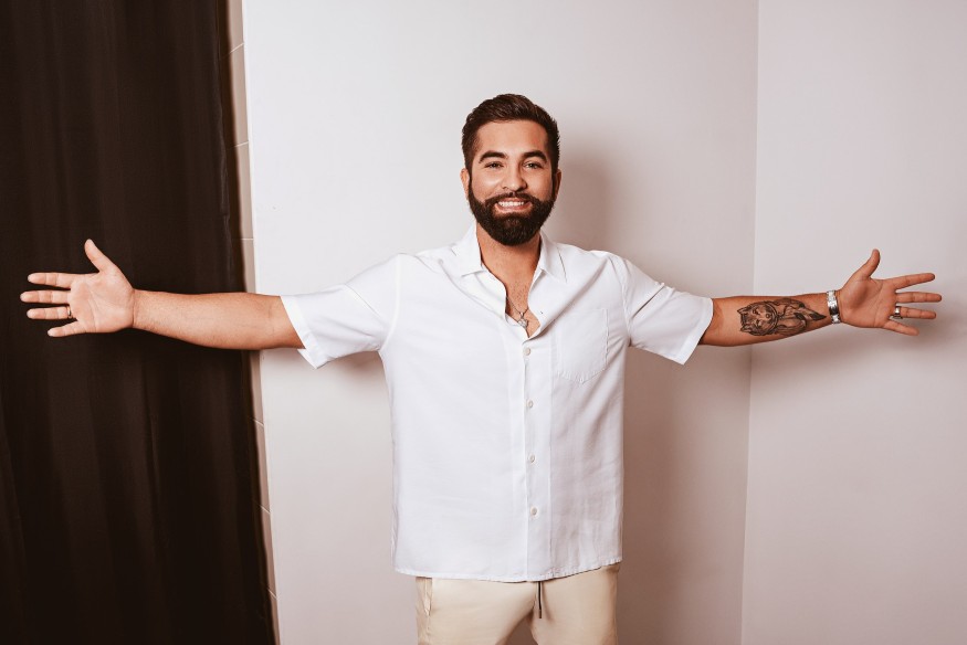 Kendji Girac – Un Dos Tres (Lyrics)