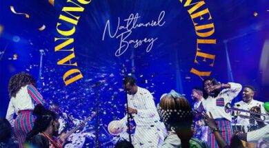 Nathaniel Bassey – Dancing Around Medley (Lyrics)