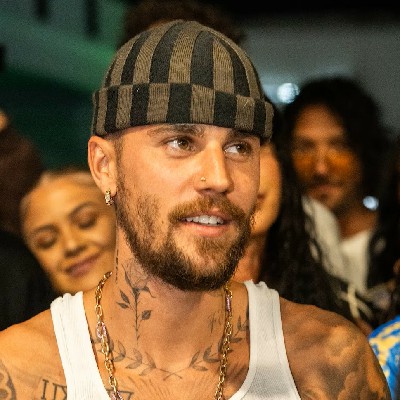 Justin Bieber surprend ses fans avec son nouvel album SWAG II