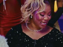 Roseline Layo – Les Hommes Du Pouvoir (Clip Officiel)