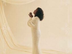 CeCe Winans – At The Cross (Lyrics)