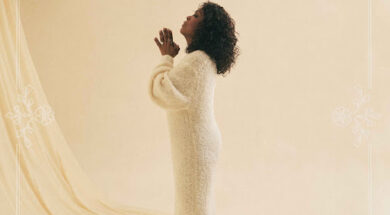 CeCe Winans – At The Cross (Lyrics)