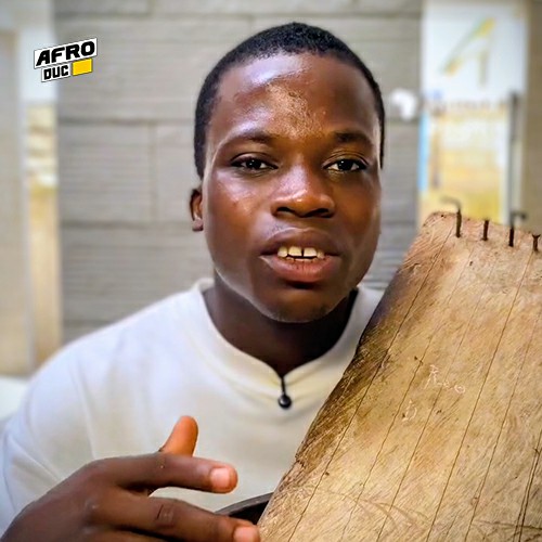 David Réo invente le Guipiano, un instrument 100% africain qui mêle guitare et piano