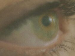 Alex Ponce ft Christopher Velez – Ojitos Verdes (Letra-Lyrics)