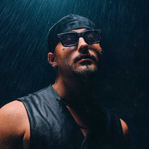 Johnny Sky – Desconocidos (Letra/Lyrics)