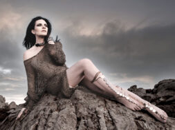 Laura Pausini – La mia storia tra le dita (Lyrics)