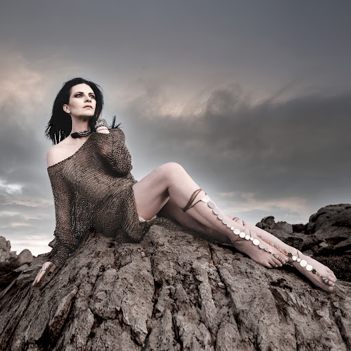 Laura Pausini – La mia storia tra le dita (Lyrics)