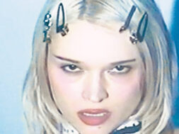 Lolo Zouaï ft Dinos – Les Mots (Paroles-Lyrics)