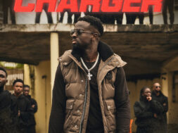 Milo – Charger (Paroles/Lyrics)