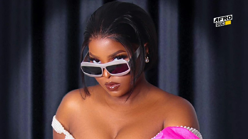 Daphne – Amour Intouchable (Lyrics)