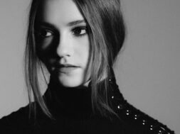 Zoé Clauzure – Balance (Lyrics)