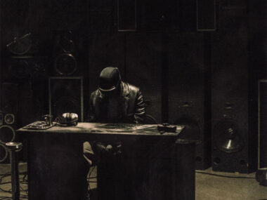 Houdi – Illégalement (Lyrics + English Translation + Signification)