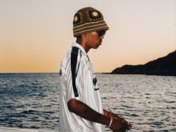 So La Lune – Plus Pareil (Lyrics + English Translation + Signification)