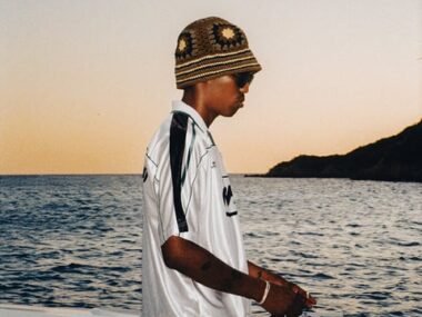 So La Lune – Plus Pareil (Lyrics + English Translation + Signification)