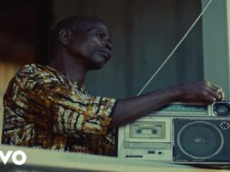 Kizz Daniel – Owo Oluwa (Clip officiel)