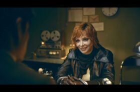 Mylène Farmer – Des lols et des quoi (Clip officiel)