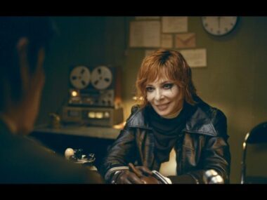 Mylène Farmer – Des lols et des quoi (Clip officiel)