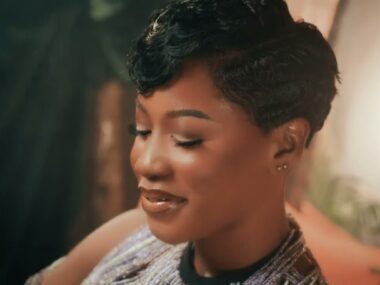 Ophelie Eyafa feat Adah Akenji – A Vie (Clip officiel)
