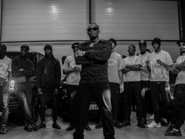 Guy2Bezbar – MI KOZAI MI STREET (Lyrics)
