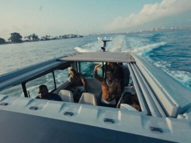 Guy2Bezbar – MI KOZAI MI STREET (Clip officiel)