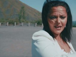 LAAYKA – J’écris (Clip officiel)