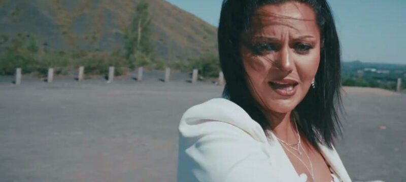 LAAYKA - J’écris (Clip officiel)