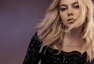 Louane – Maman (English Version – Lyrics)