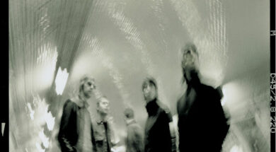 Oasis – Stop Crying Your Heart Out Lyrics