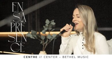 Victoire Musique – En Sa Présence (Lyrics)
