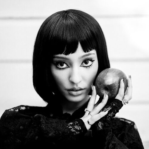 Faouzia – Pretty Stranger (Paroles/Lyrics)