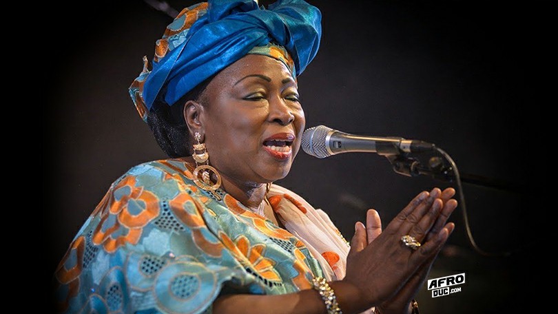 Biographie de Mah Damba : âge, origine, carrière, albums et parcours de la grande voix du Mali