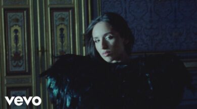 Ambre – J&rsquo;laisse parler (Clip officiel)