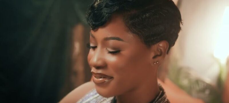 Ophelie Eyafa feat Adah Akenji - A Vie (Clip officiel)