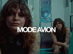 Louane – Mode avion (Clip officiel)